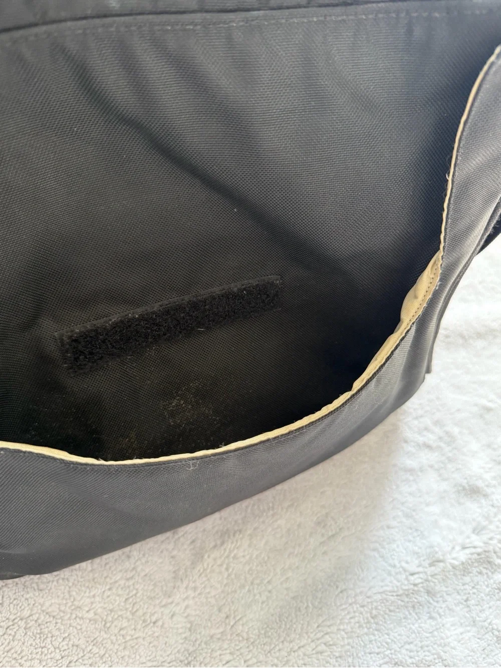 The North Face Vintage Y2K Black Messenger Bag Crossbody Shoulder Nylon Travel